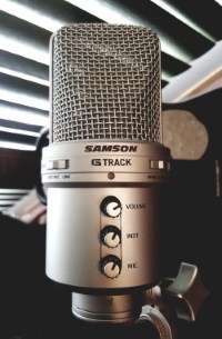 Samson G-Track Microphone with Guitar Input
